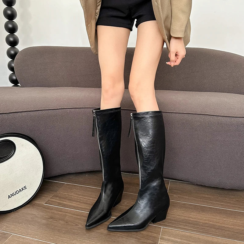 Lässige und stützende orthopädische Stiefel