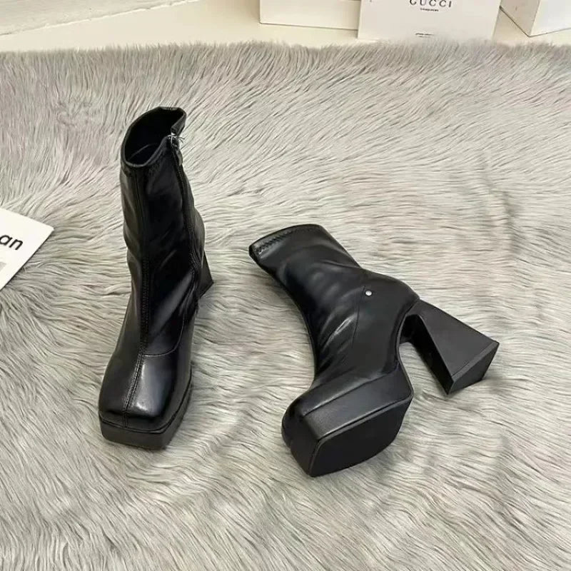 Stützende und stilvolle orthopädische Stiefel