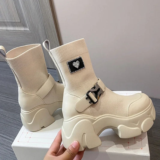 Bequeme und modische orthopädische Stiefel