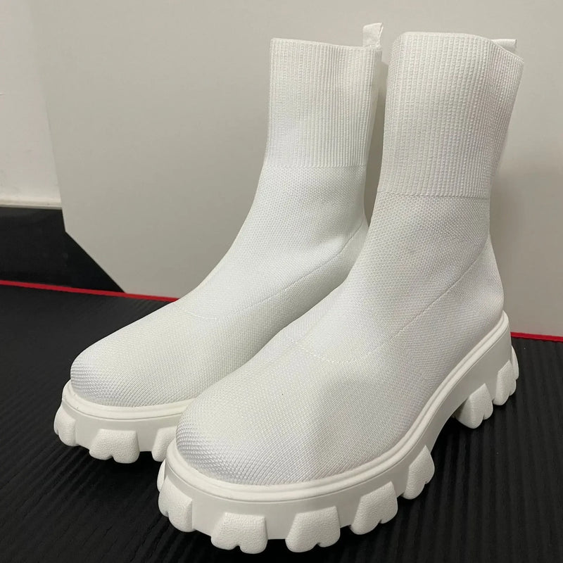 Elegante und stützende orthopädische Stiefel