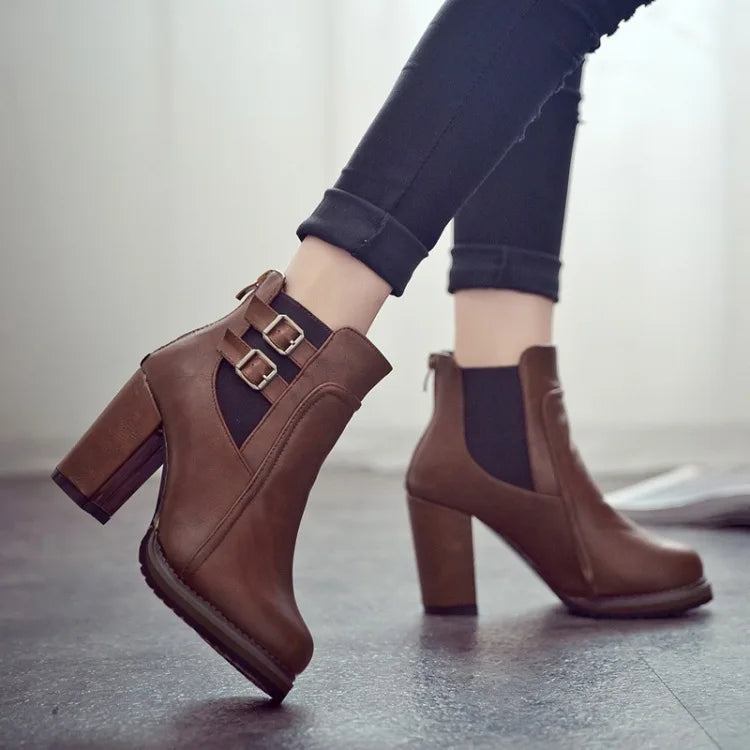Lässige und stützende orthopädische Stiefel
