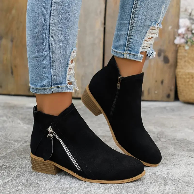 Modische und stützende orthopädische Stiefel