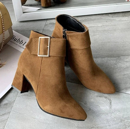 Bequeme und modische orthopädische Absätze