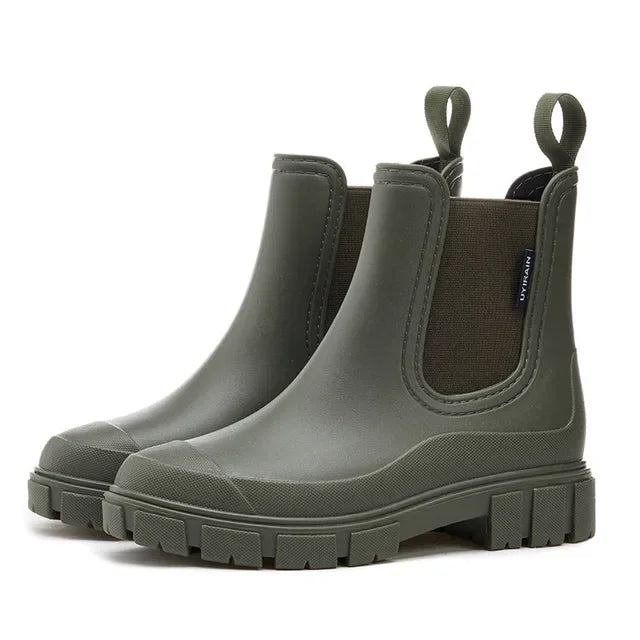 Modische und stützende orthopädische Stiefel