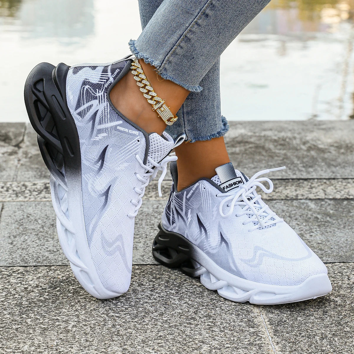 Stützende und stilvolle orthopädische Turnschuhe