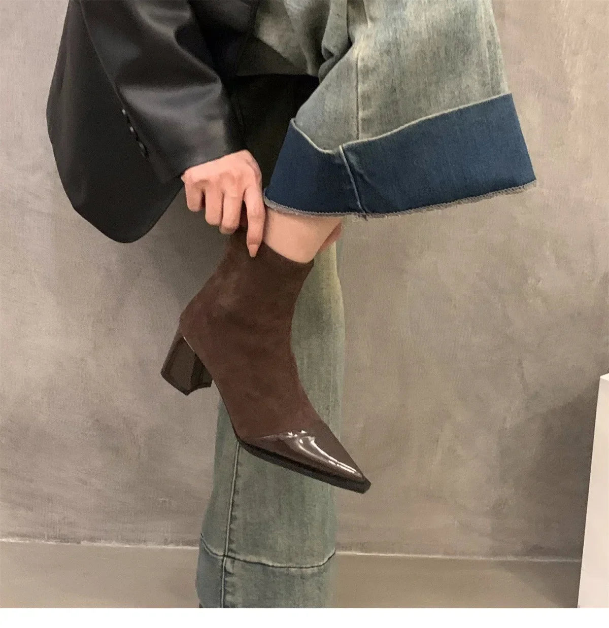 Stützende und trendige orthopädische Absätze