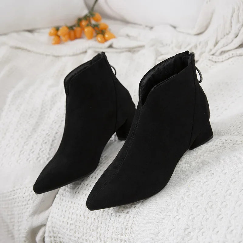 Maßgeschneiderte und bequeme orthopädische Stiefel