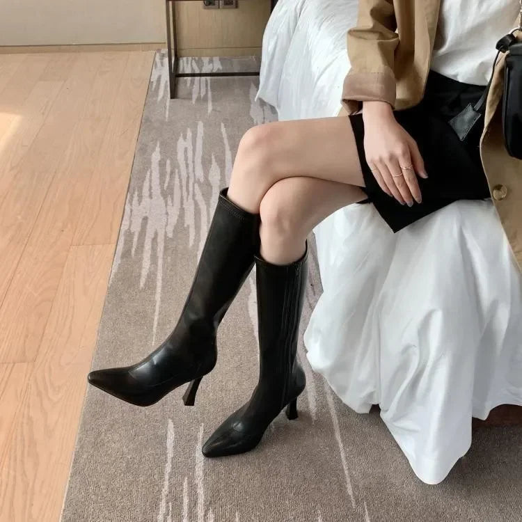 Modische und stützende orthopädische Stiefel