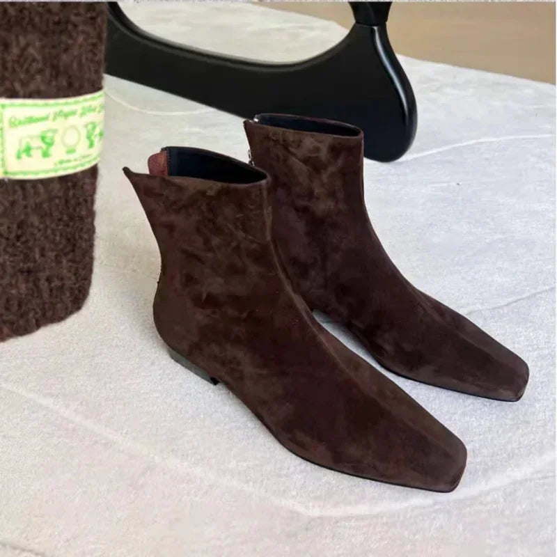 Elegante und stützende orthopädische Absätze