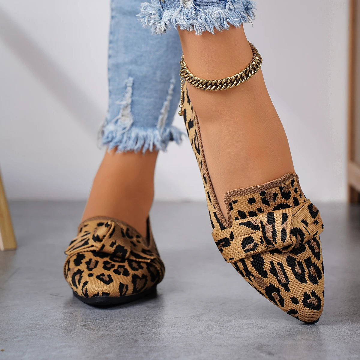 Stützende und trendige orthopädische Schuhe