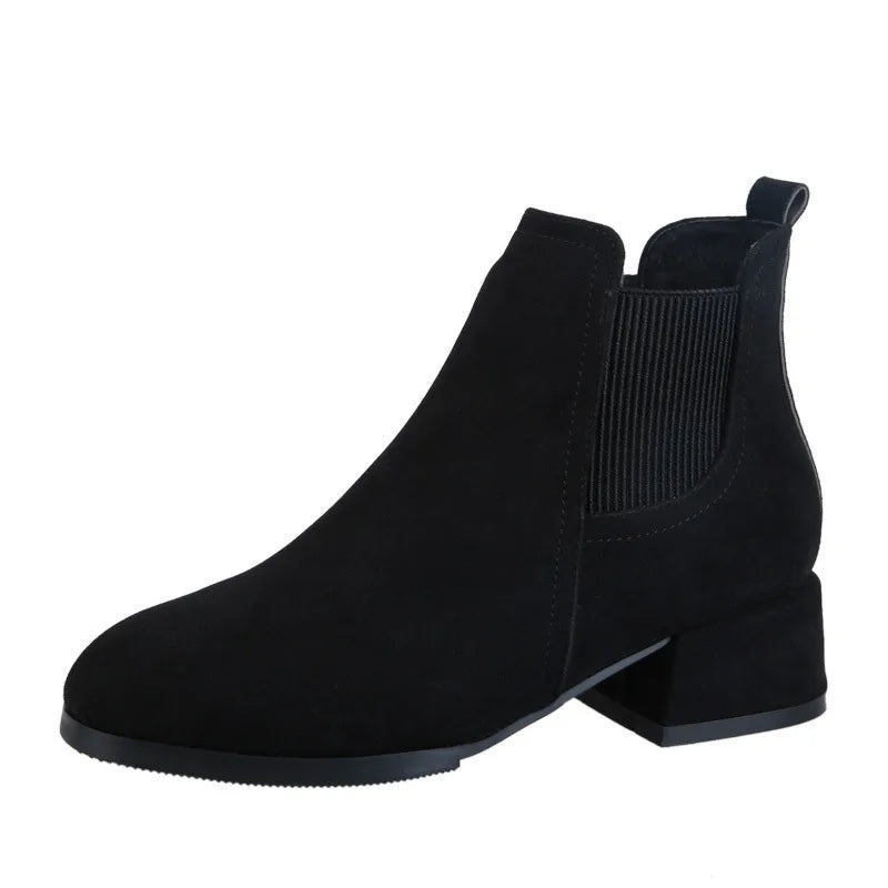 Bequeme und modische orthopädische Stiefel