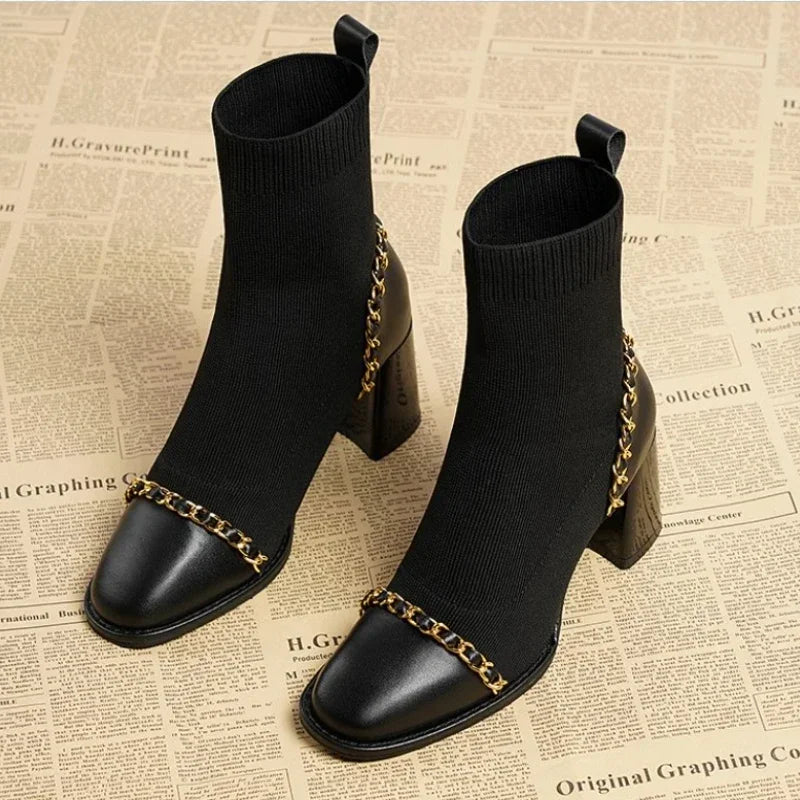 Lässige und stützende orthopädische Stiefel