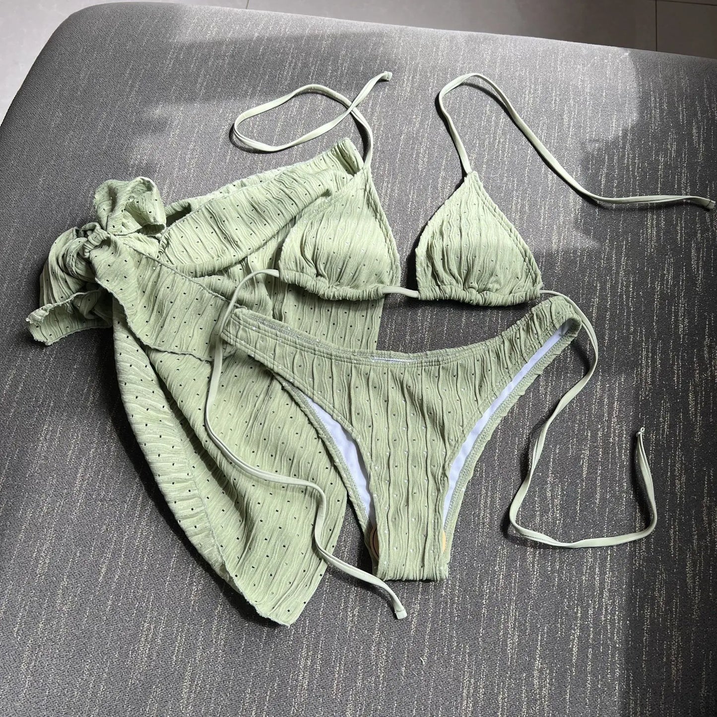Poliert und verspielt Bikini