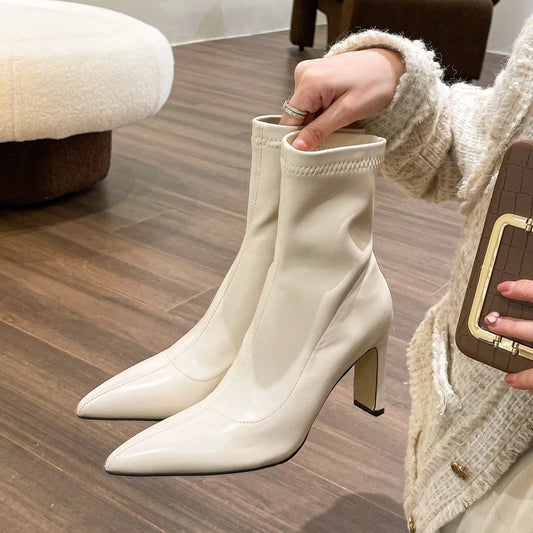 Maßgeschneiderte und bequeme orthopädische Stiefel