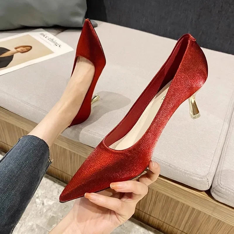 Stützende und stilvolle orthopädische Schuhe