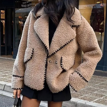 Anmutig gestaltete Jacke