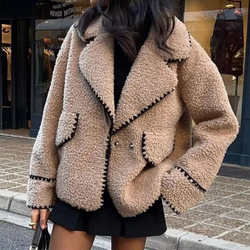 Anmutig gestaltete Jacke