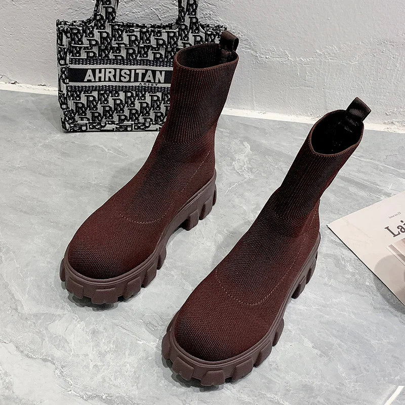 Elegante und stützende orthopädische Stiefel