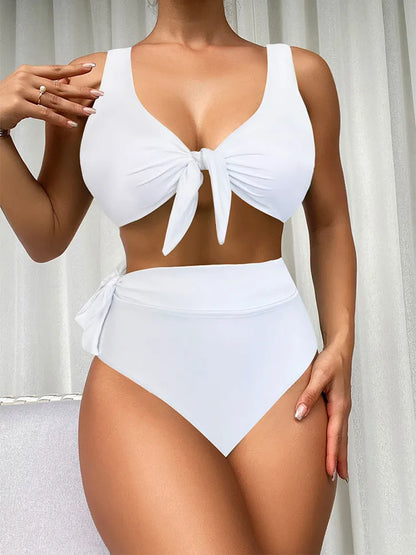 Poliert und verspielt Bikini