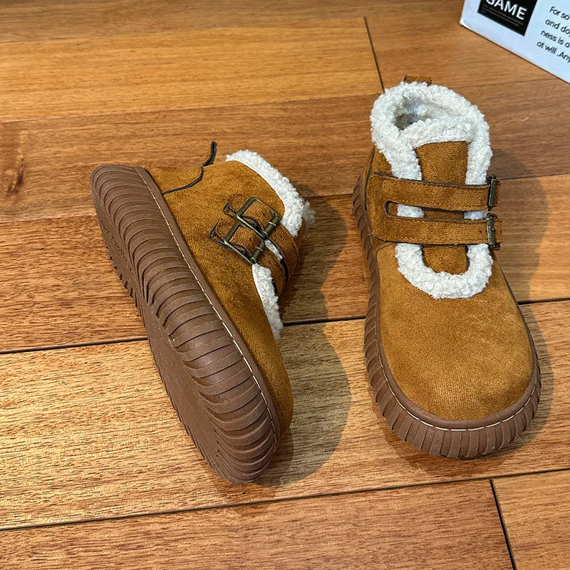 Modische und stützende orthopädische Stiefel