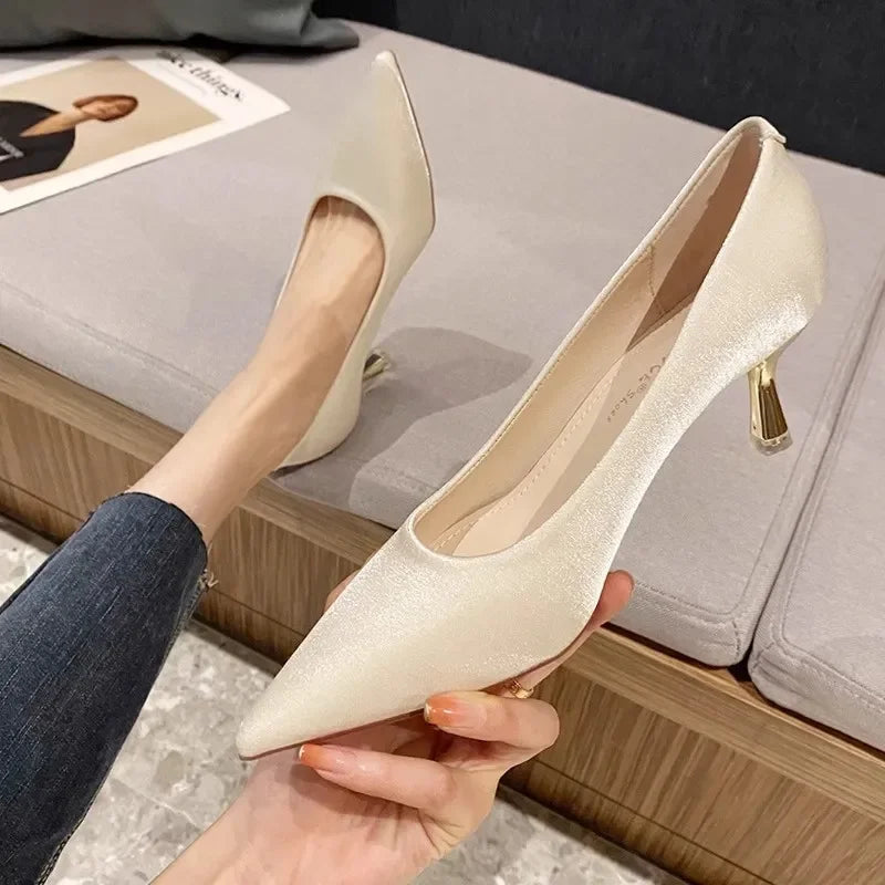 Stützende und stilvolle orthopädische Schuhe