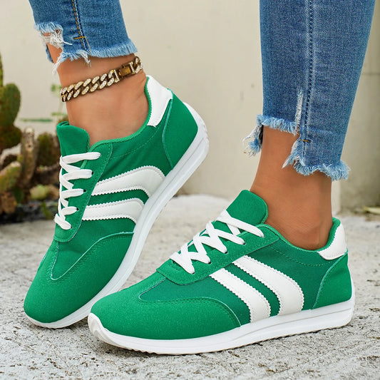 Stützende und trendige orthopädische Schuhe