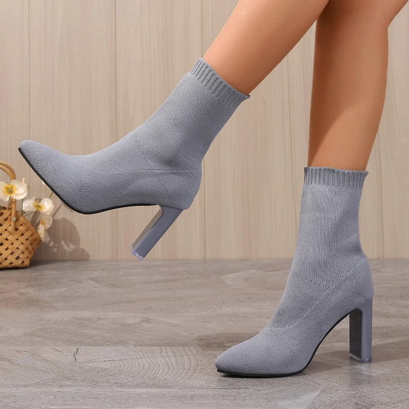 Bequeme und modische orthopädische Stiefel