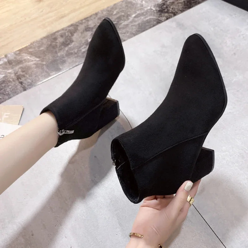 Vielseitige und stützende orthopädische Stiefel