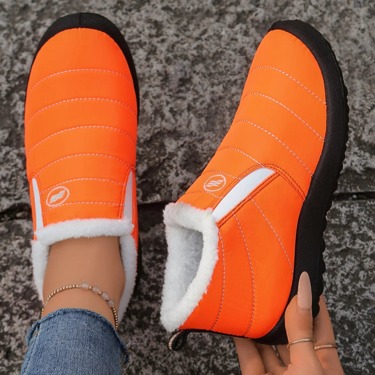 Lässige und stützende orthopädische Stiefel