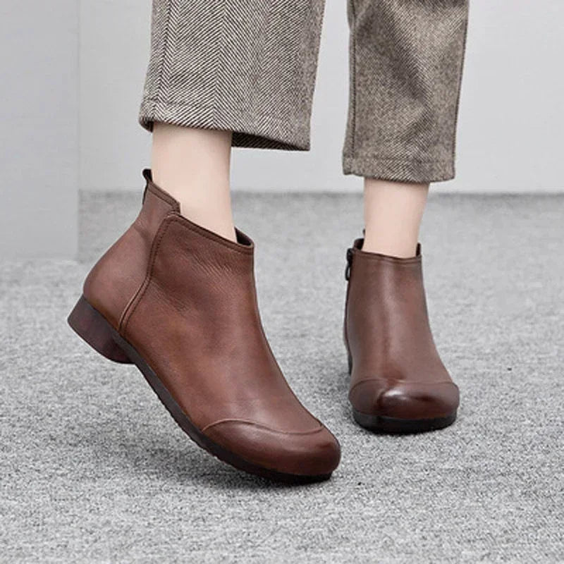Maßgeschneiderte und bequeme orthopädische Stiefel