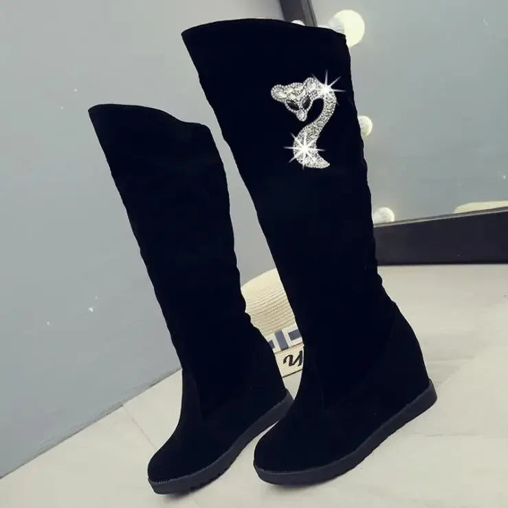 Stützende und trendige orthopädische Stiefel