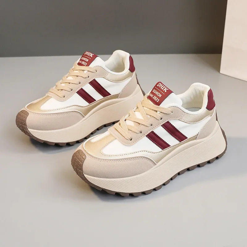 Modische und stützende orthopädische Turnschuhe