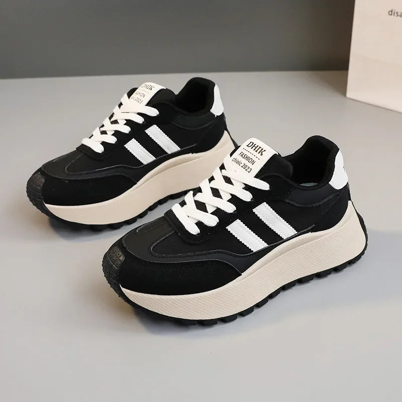 Modische und stützende orthopädische Turnschuhe