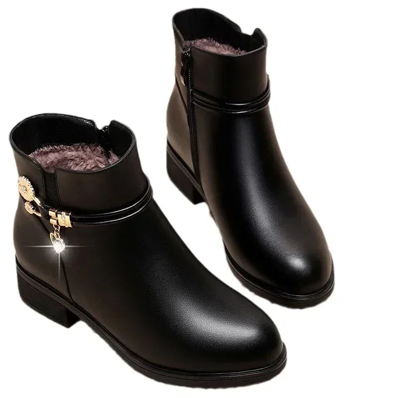 Stützende und trendige orthopädische Stiefel