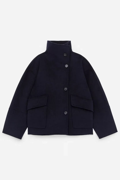 Moderne und minimalistische Jacke