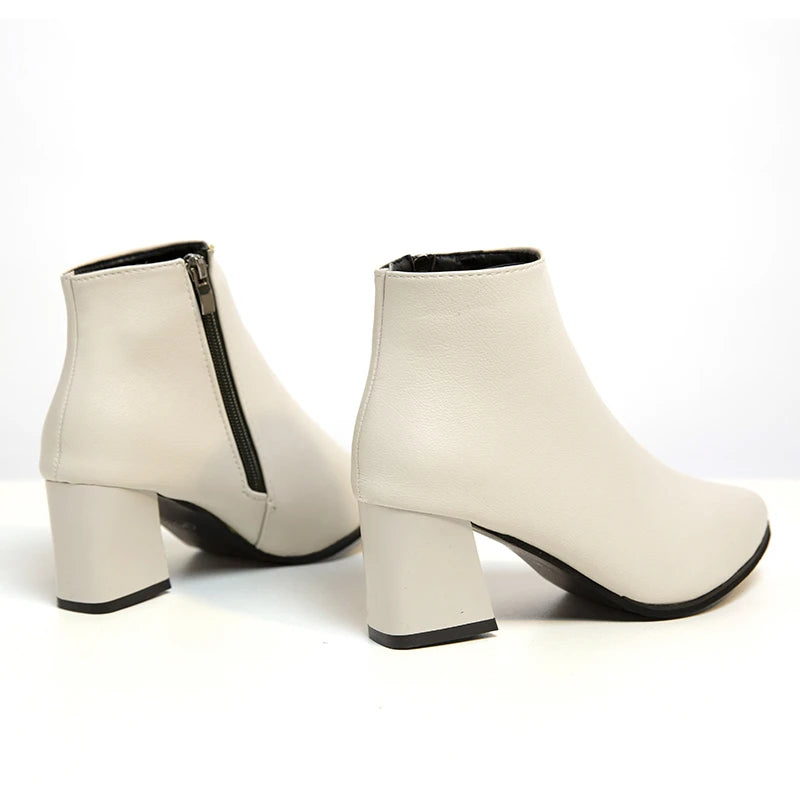 Stützende und stilvolle orthopädische Stiefel