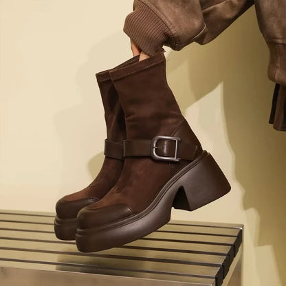 Lässige und stützende orthopädische Stiefel