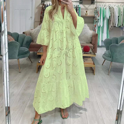 MW | Elegantes Kleid mit gestickten Ösen