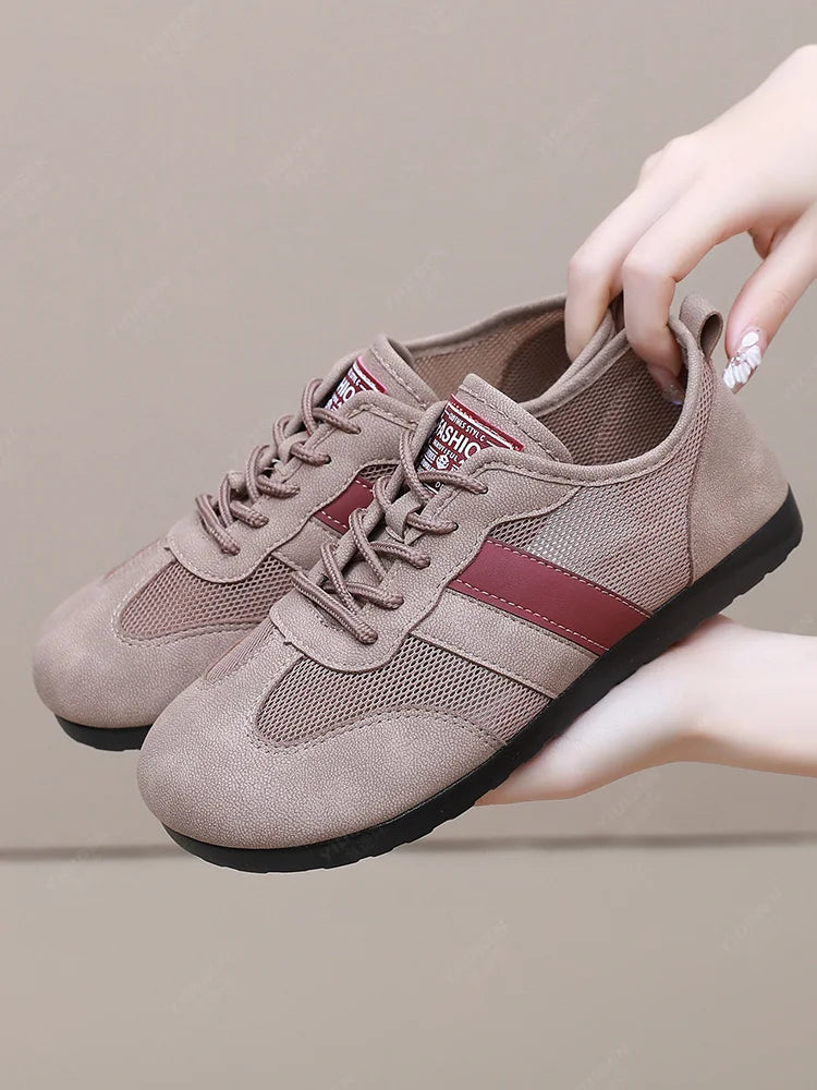 Modische und stützende orthopädische Schuhe