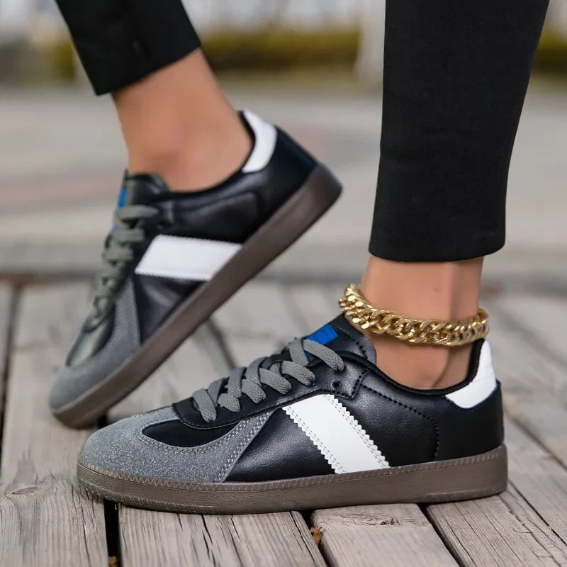 Modische und stützende orthopädische Turnschuhe