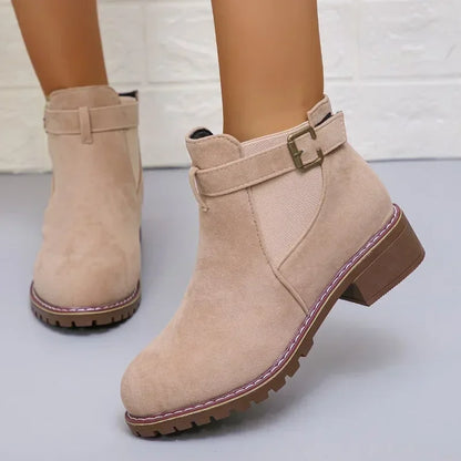 Stützende und stilvolle orthopädische Stiefel