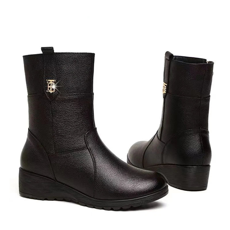 Stützende und trendige orthopädische Stiefel