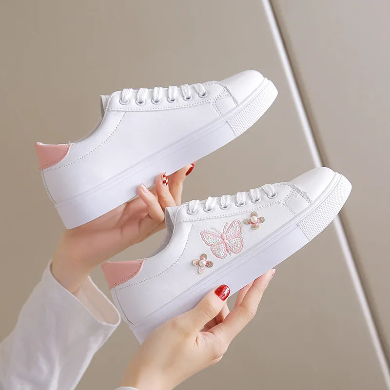 Stützende und trendige orthopädische Schuhe