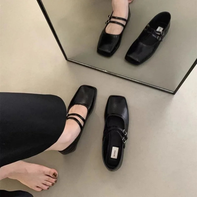 Stützende und stilvolle orthopädische Schuhe