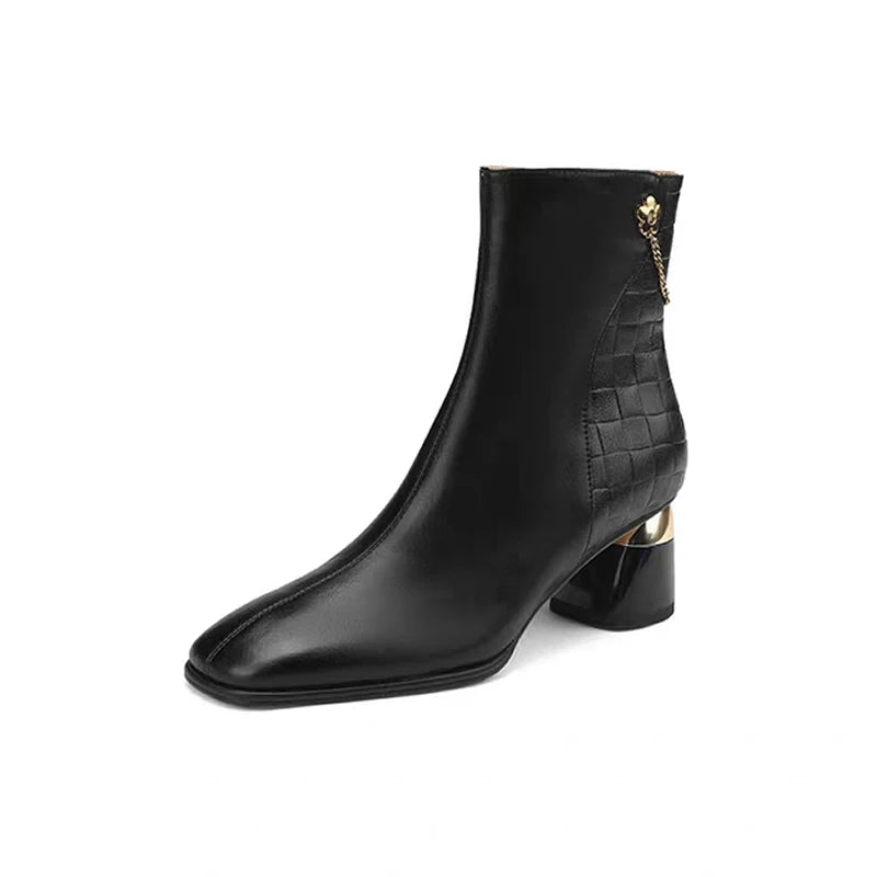 Bequeme und modische orthopädische Stiefel