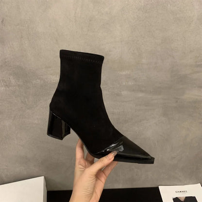 Stützende und trendige orthopädische Absätze