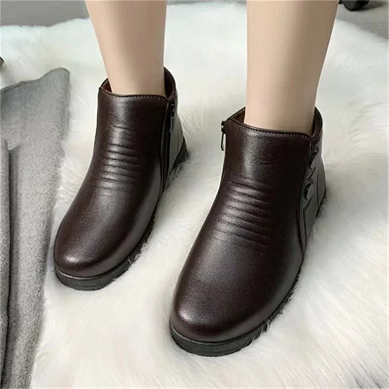 Stützende und trendige orthopädische Stiefel