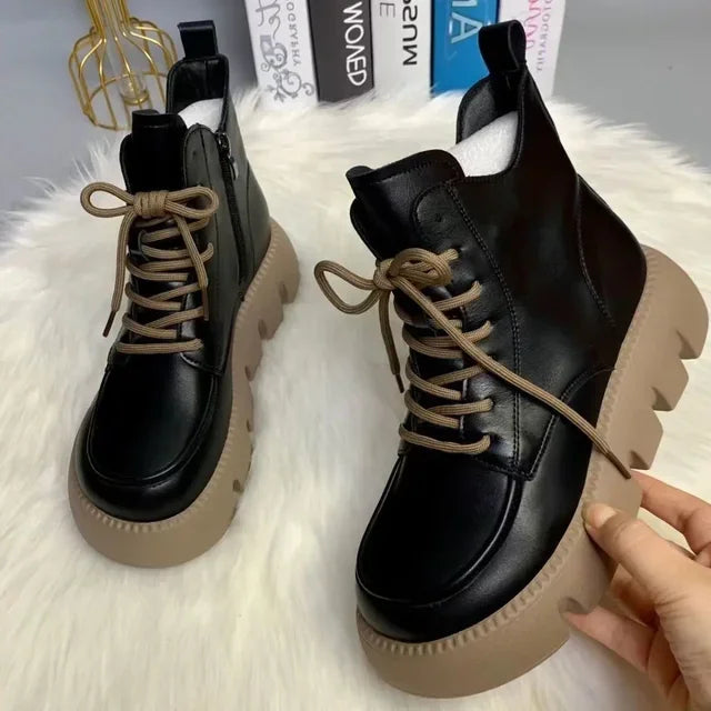 Lässige und stützende orthopädische Stiefel