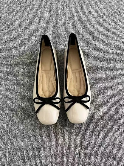 Modische und stützende orthopädische Ballerinas