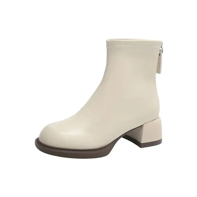 Bequeme und modische orthopädische Stiefel